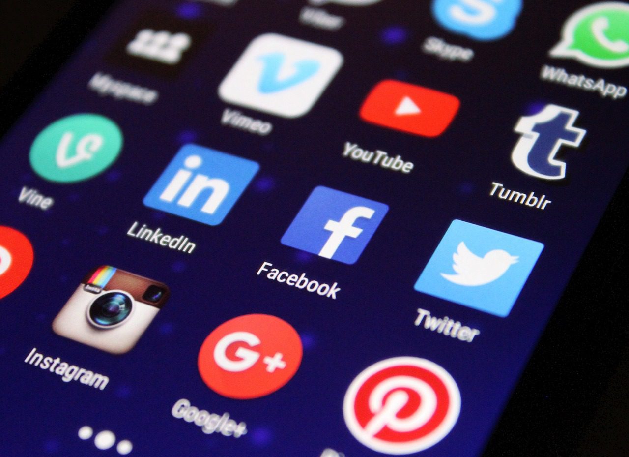 Scopri di più sull'articolo Social drama: quando un like decide un’amicizia