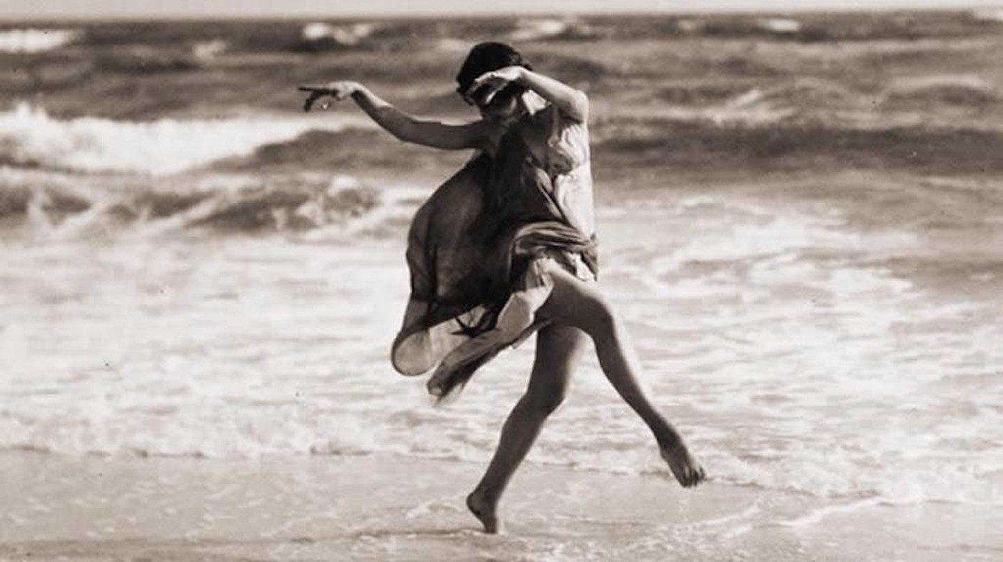 Scopri di più sull'articolo Isadora Duncan: danzare il vento